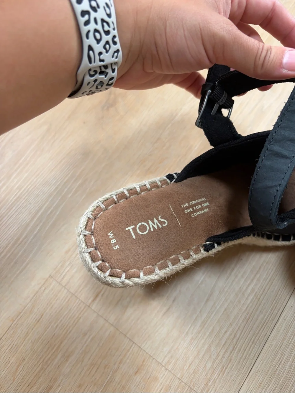 Toms classic black